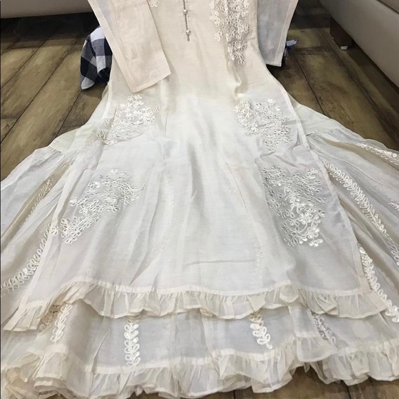 Light weight chanderi silk double layer gown - Picture 2 of 5